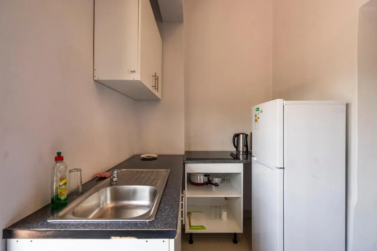 Hasate Guest House 10 Florence Street Oakdale Belliville 7530 Cape Town South African 2*,